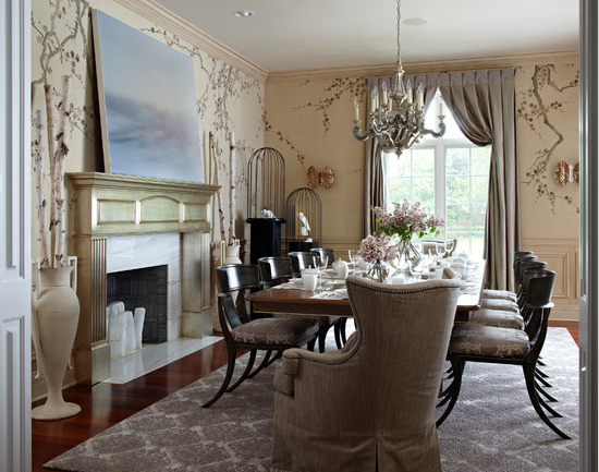 С намеком на роскошный прием