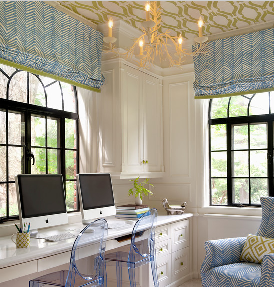 Смешение двух угловатых рисунков в обоях и текстиле