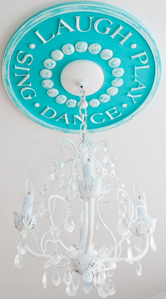 С намеком на шик: в белые, бирюзовые, цветные интерьеры