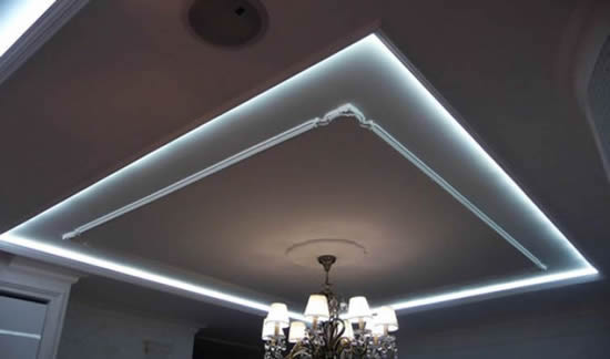 Подвесной потолок в гостиной