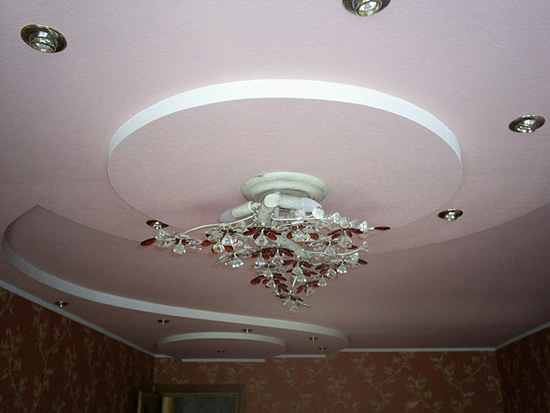 Маскировочная лента на гипсокартонном потолке