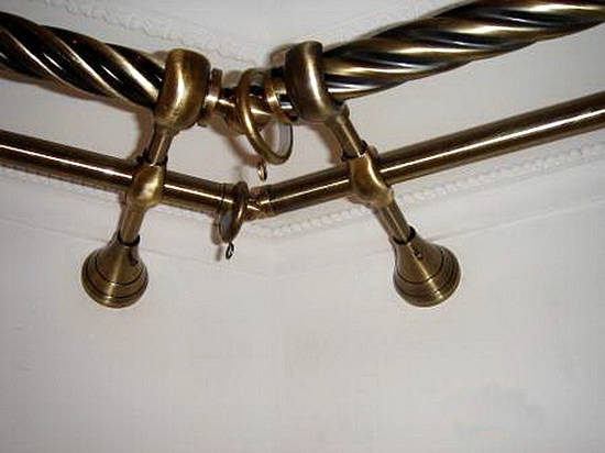 Деревянные эркерные карнизы