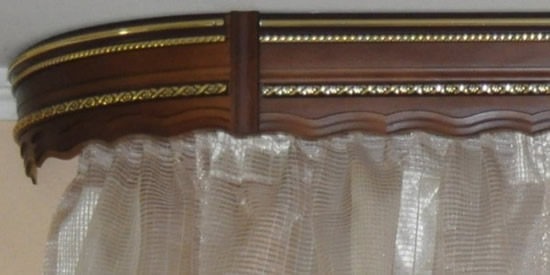 Декорация карниза потолочного багетом