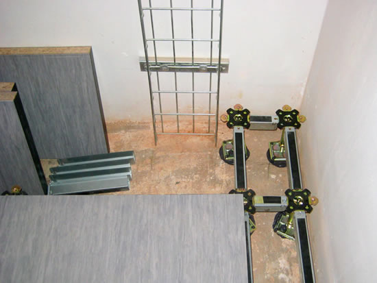 Монтаж фальшпола