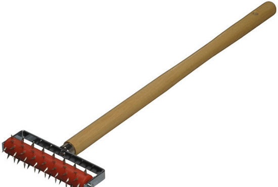 Игольчатый валик для выполнения отверстий