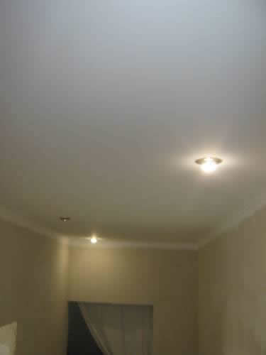 Комната с разными стенами. 