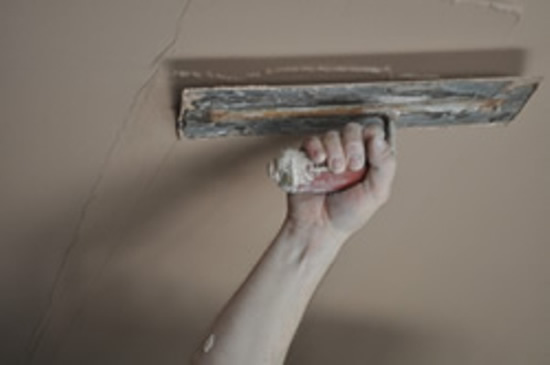 как правильно выравнивать потолок