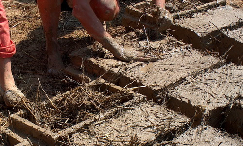 Изготовление блоков из самана