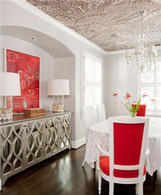 как клеить на потолок флизелиновые обои