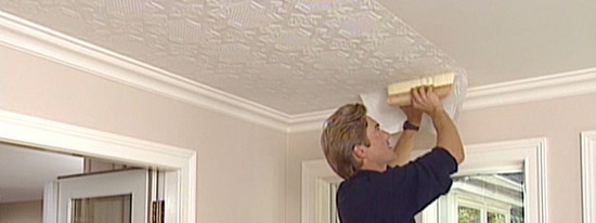 Обои на потолке, старый надежный метод