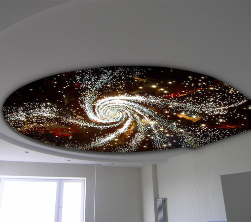 Галактика на потолке квартиры