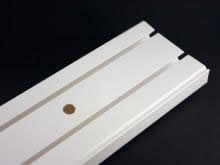 как закрепить потолочный карниз