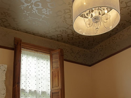 Нанесение материала при помощи шпателя