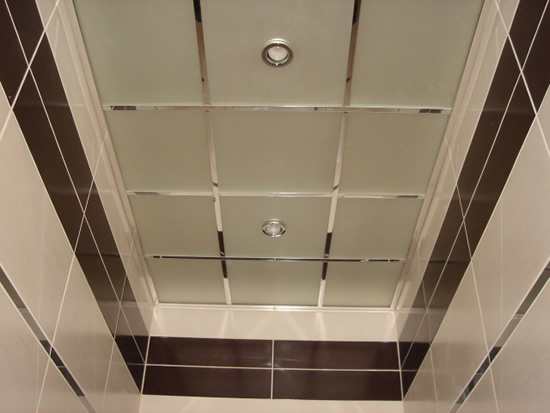 Кассетный потолок в ванной