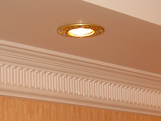 Лепнина из пластика