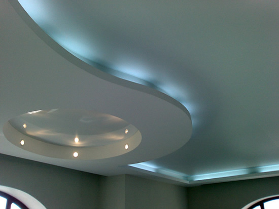 Комбинированный матовый потолок с применением гипсокартона