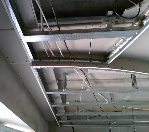 Расположение проводки после установки каркаса