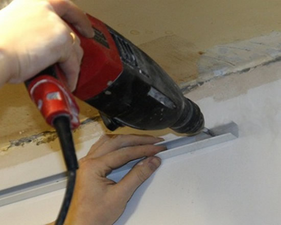 Монтаж пристенного профиля