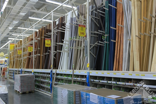 Ассортимент плинтусов в торговой сети