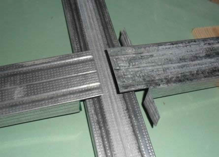 натяжной потолок конструкция