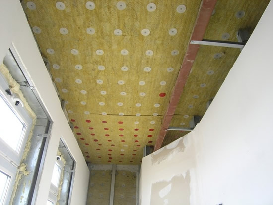 Для улучшения соединения применяем строительные грибки