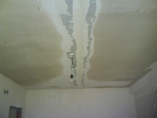 Потолок, который нужно выровнять