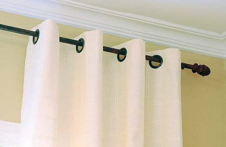 Особенности металлического карниза