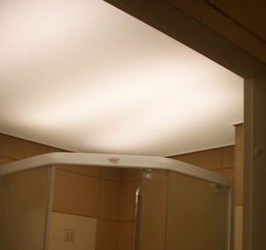 освещение для натяжного потолка