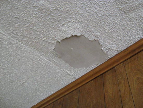 Чем можно отделать потолок в ванной комнате