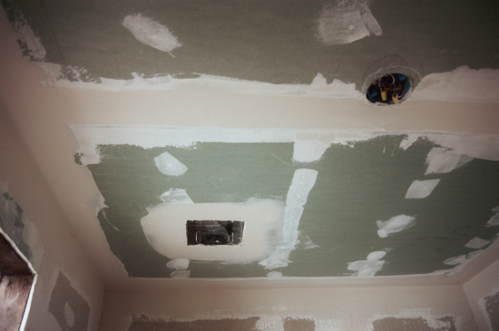 Грунтовка потолка
