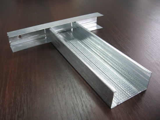 Выполнение соединения металлического профиля