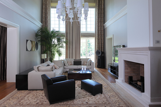 Потолочные карнизы, корректирующие высоту комнаты