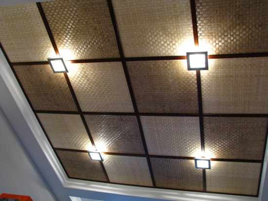 Потолочные панели с обрамлением из гипрока