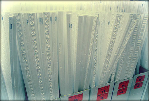 Выбор потолочного плинтуса очень широк