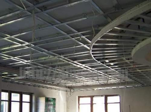 Монтаж каркаса потолка из гипсокартона
