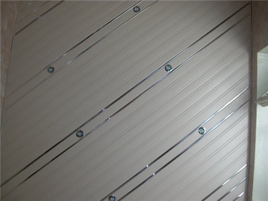 Реечный потолок сплошного типа