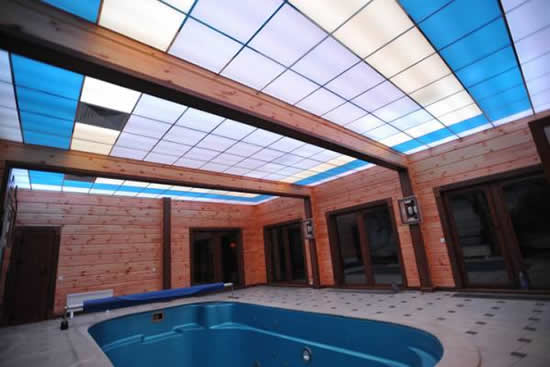 Модульный потолок из стекла