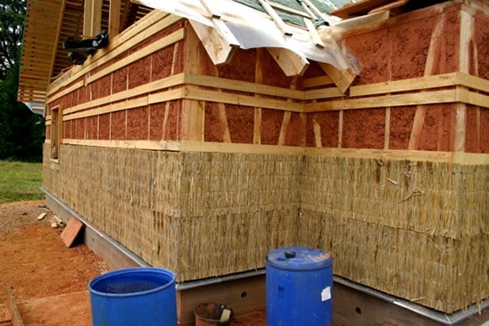 Утепление стен камышовыми плитами