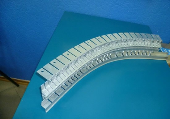 Надрезы на алюминиевых профилях