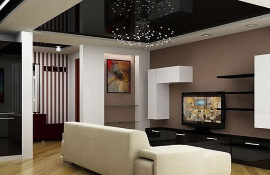 Тёмный потолок в гостиной