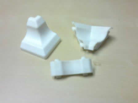 Уголки для потолочного плинтуса