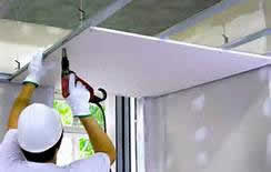 Крепление потолка на подвесах