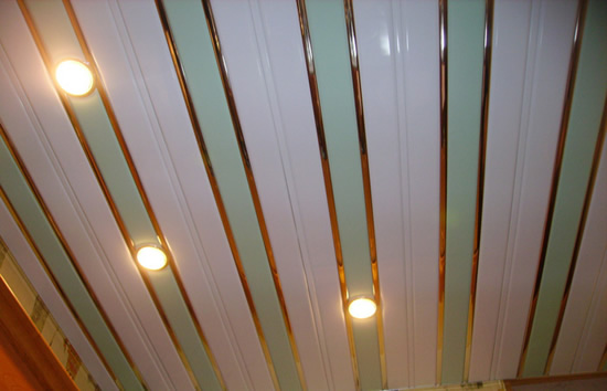 Закрытый потолок со вставками